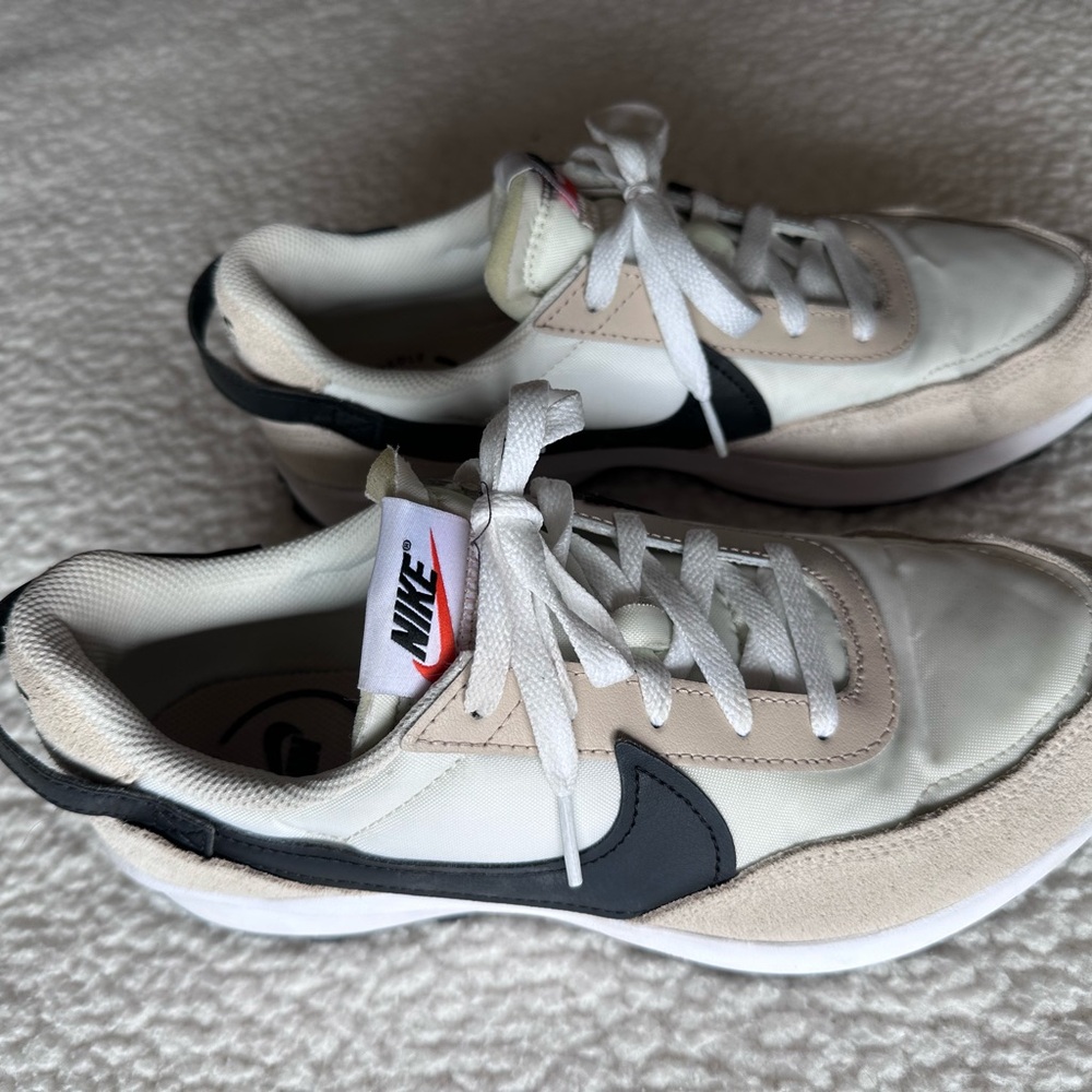 Nike Waffle Debut